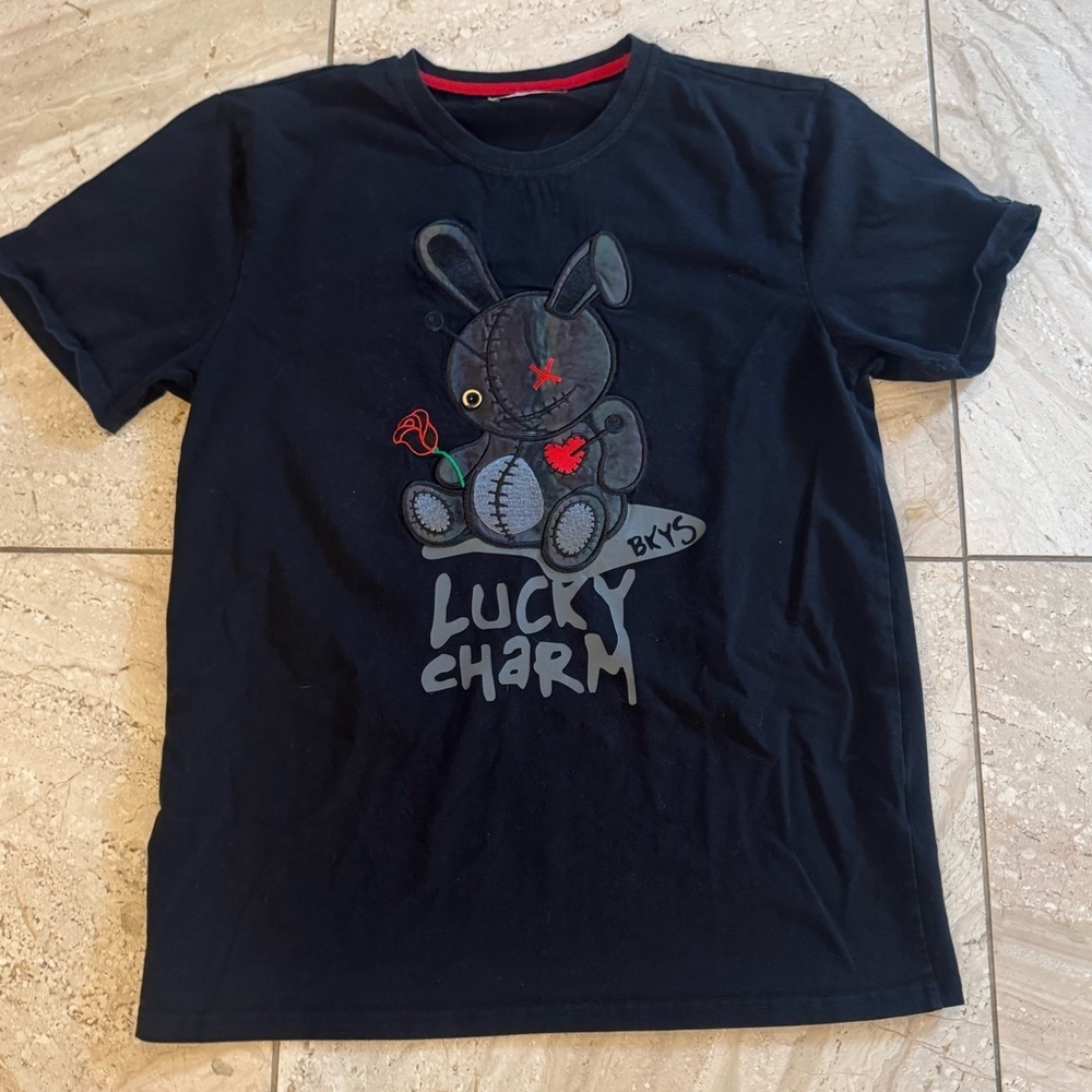 Lucky Charm bunny Black T-Shirt size medium no flaws or fading